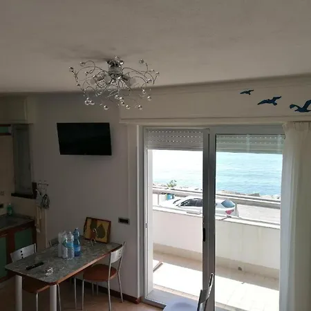 Cadorna Fronte Mare 아파트 알라시오