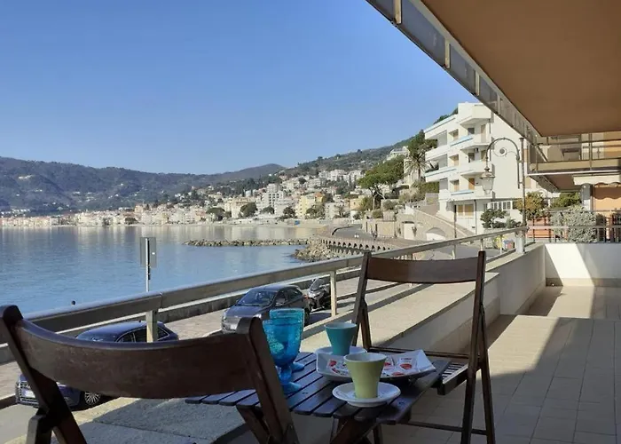 Cadorna Fronte Mare 알라시오