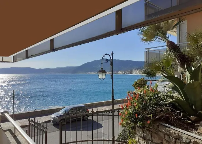 Cadorna Fronte Mare * 알라시오