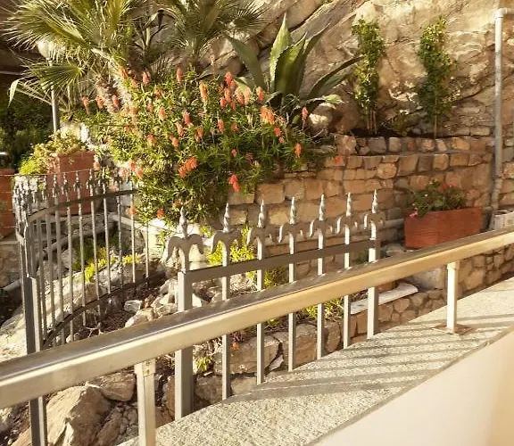 Cadorna Fronte Mare 아파트 *